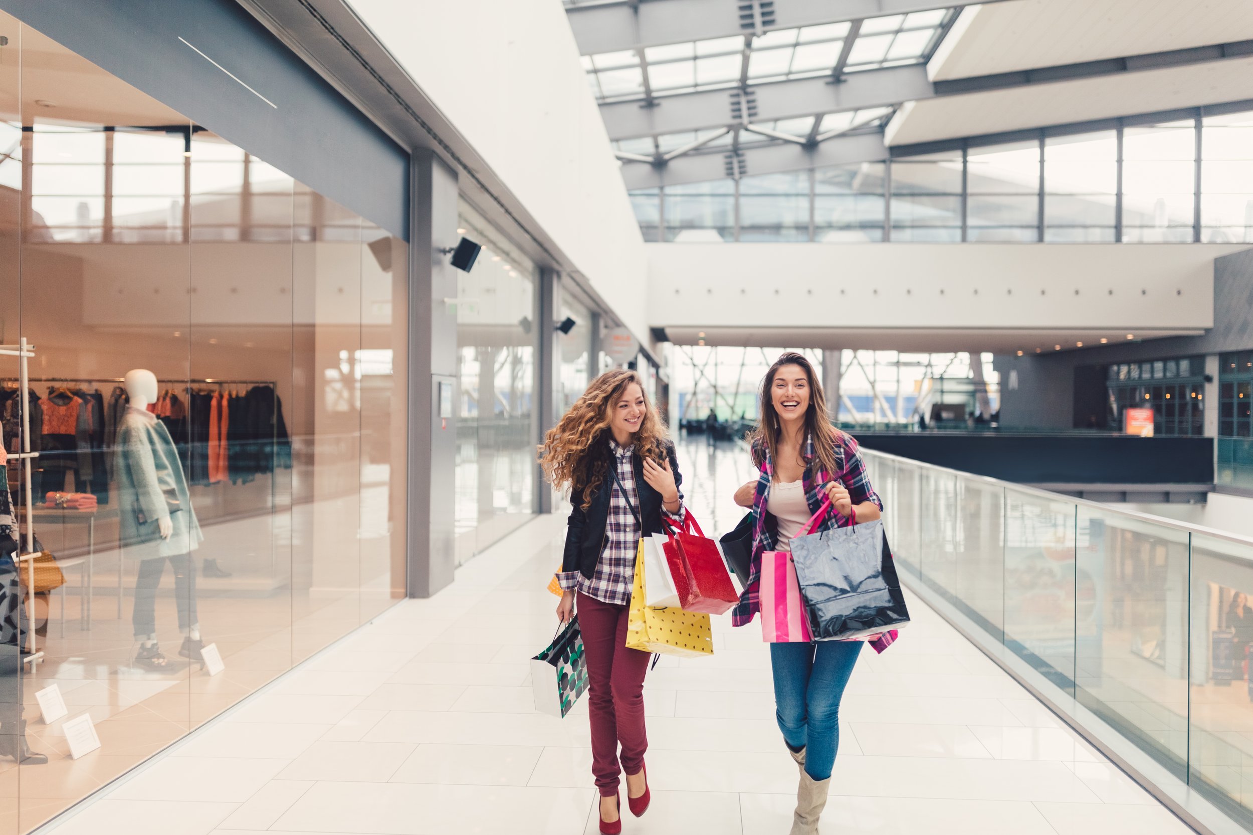 Best friends shopping